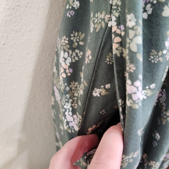 Arizona Jean Co. Floral Tie Strap Smocked Jumpsuit With Pocket Gray Size Small - Picture 7 of 9